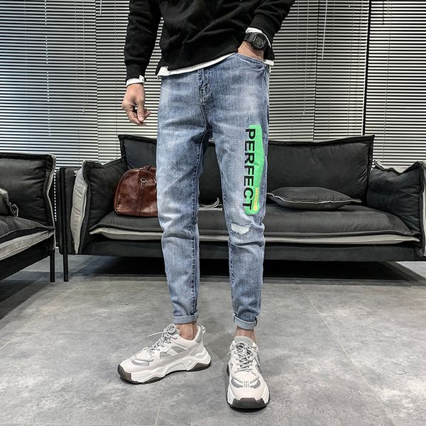 

2020 spring and autumn new youth popular korean version of slim large size hole embroidery jeans fashion casual feet pants blue