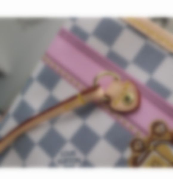 

1065 leather classic fashion handbag card bag zero wallet men's and women's backpacks single shoulder bag 41065