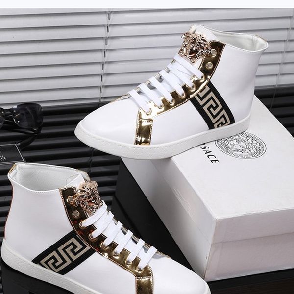 

2019rn новых мужчин на случайных спортивной обуви, весной и осенью низкие, чтобы помочь роскошных мужчин на открытом воздухе путешествий кро