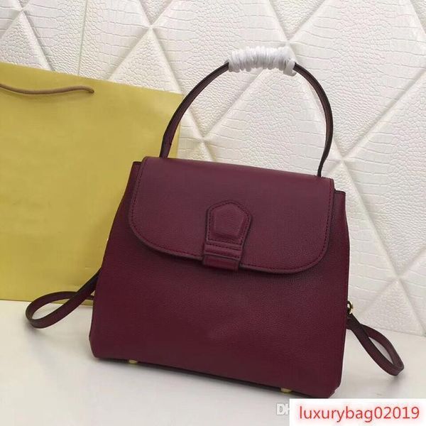 

lady classic style tote bag small, without introduction, as we all know, their first choice, regardless of age can be controlled