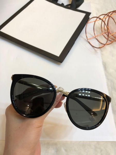 

2020 new men's fashion sunglasses women's fashion sunglasses men's sun glasses atmospheric oculos de 0077 high quality, White;black