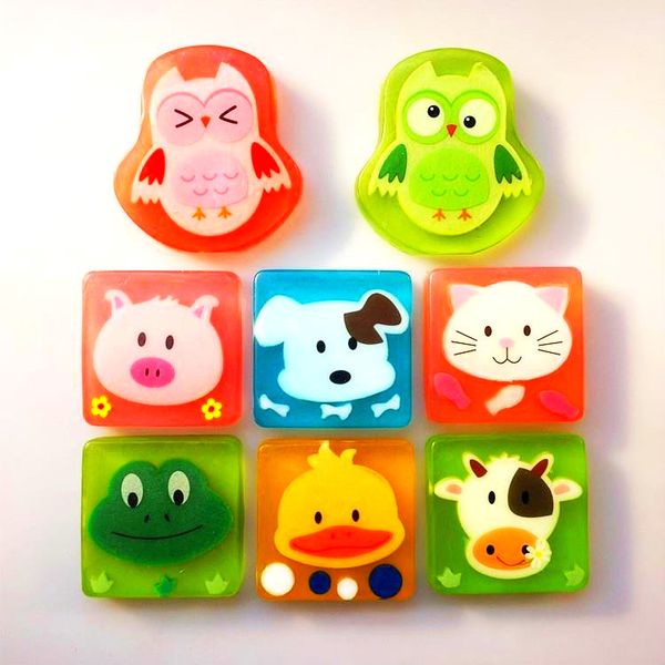 

2020 sell 100% natural children cartoon oil handmade soap portable bath cute cartoon animated children soap on sale