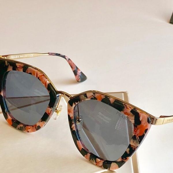 

women sunglasses size :52-21-140 classic square frame of sunglasses for women shading mirror new arrival, White