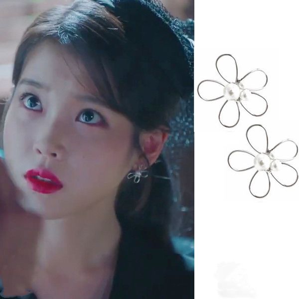 

del l iu same earrings fashion flowers simulated pearl geometric stud earrings korean styling for women jewelry gift, Golden;silver
