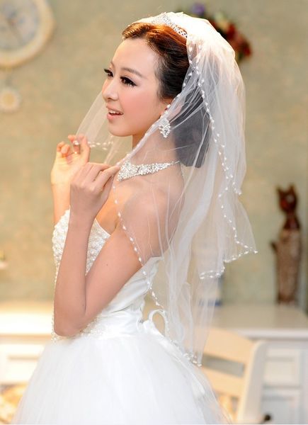 

fascinating three-tier white ivory red black purple champagne pink wedding veil pretty pearl edge hip length bridal veil