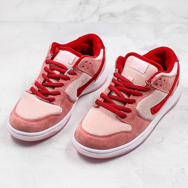 

2020 new with box sb sneakers valentine's day strangelove x sb dunk low valentine's day j26 women men sneakers 36-45