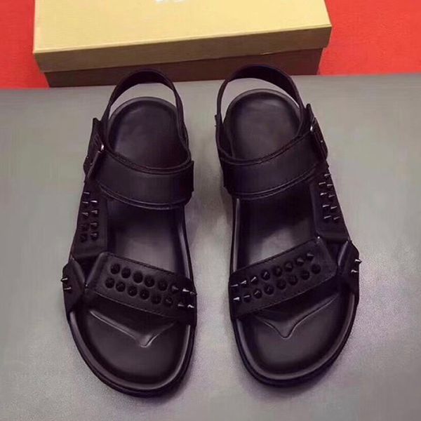 

2019 Men Red Bottom Spikes Sandals Luxury Designer Flip Flops Summer Genuine Leather Slippers Comfortable Beach Shoes