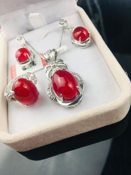 

send a-level national certificate natural red chalcedony 925 silver inlaid clavicle chain exquisite ring elegant earrings set, Black