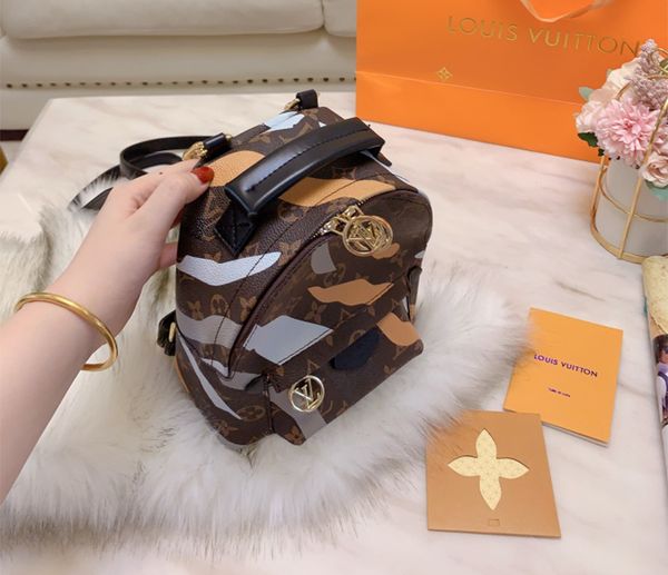 

2020 новый люкс рюкзак мини-рюкзаки высокого качества сумки кошельки женщин размер сумки бренда: 18 * 23см