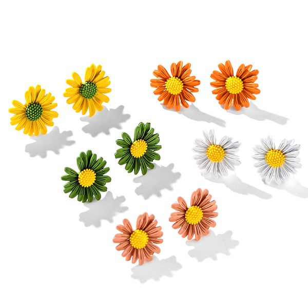 

newe small daisy earrings 2020 spring and summer s925 silver ear pin jewelry earring female alloy paint flower earrings gift travelling, Golden