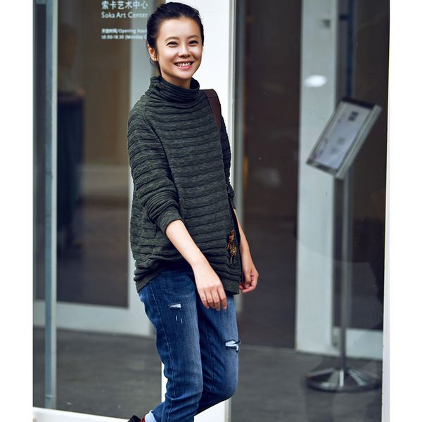 

z9720 artistic and recreational pit soft and comfortable joker loose long sleeve high collar base sweater woman, White;black