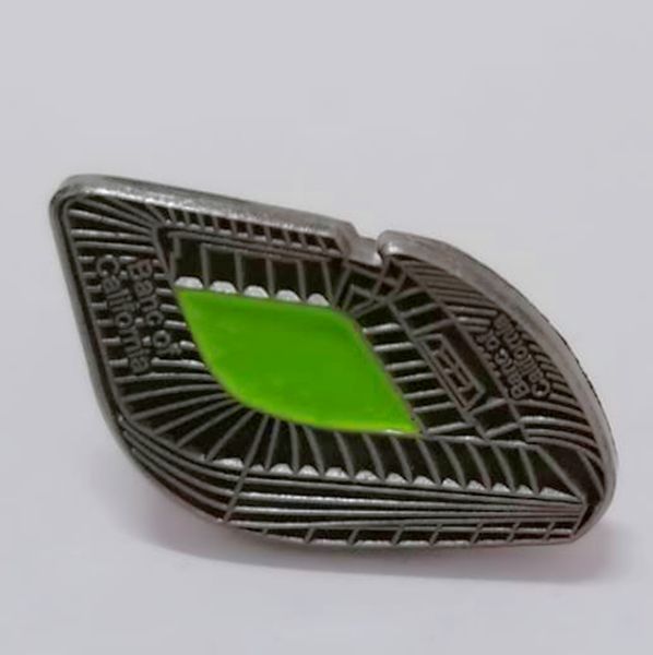 

promotional gifts custom metal lapel pin badge coasters sell factory custom gold metal soft flag badge, Gray