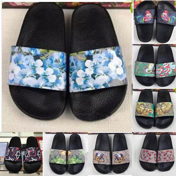 

Hot Mens Designer Sandals Causal Rubber Summer Luxury Designer Women Slippers Fashion Wide Flat Slides Slipper Size 36-45