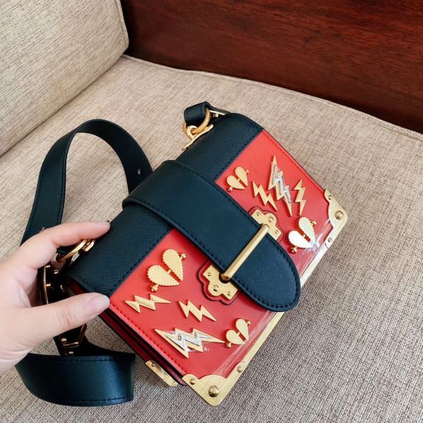 

designer handbag women shoulder bag hearts sequined fashion flap cfy2002273