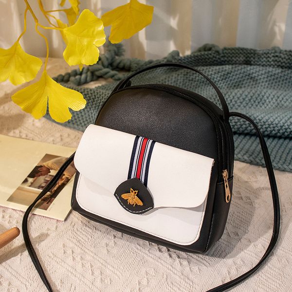 

2019 new women messenger bags woman bag bee brands women fashion cover lock shoulder crossbody phone beach bag sac 550