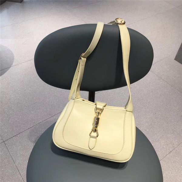 

fashion versatile shoulder bag buckle leather large bag 2020fall french portable underarm jackie capacity stick women's oqxpx, Red;black