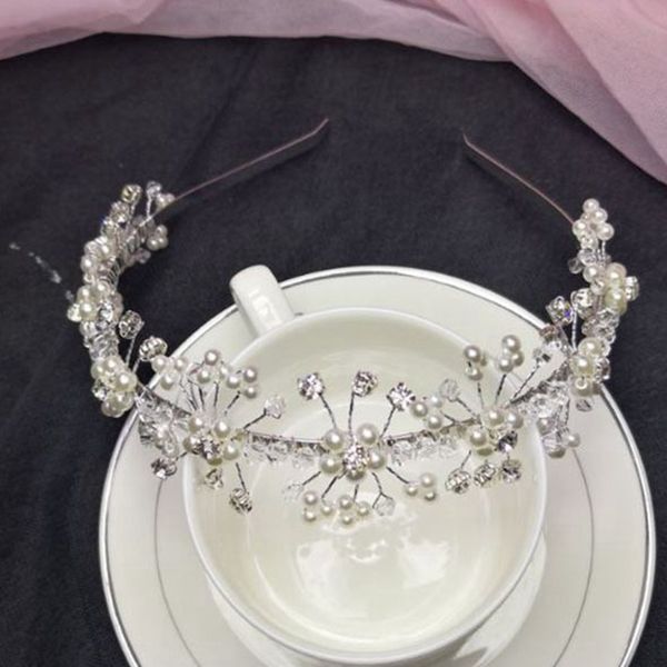 

exquisite crystal glass bridal headband10