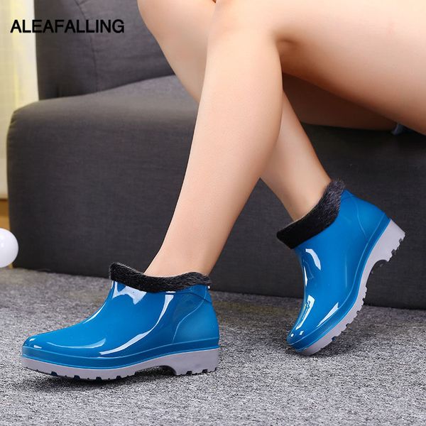 

aleafalling women rain boots lady ankle waterproof lady shoes removable thicken rainproof cover car washing girl's shoes aw17, Black