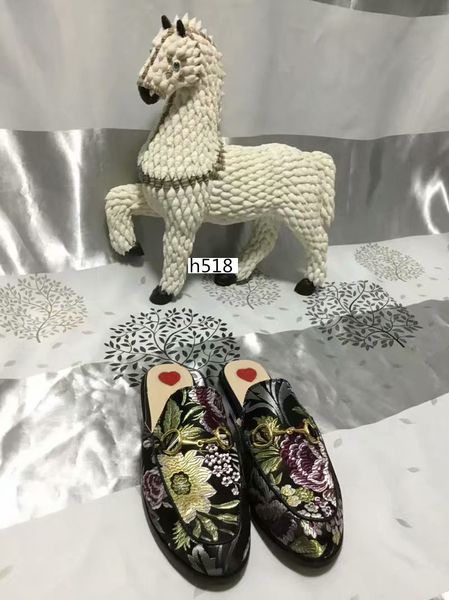 

wholesale princetown 423513 designer classic slippery metal buckle beach leather slippers soft lazy shoes lovers slippers size 40, Black