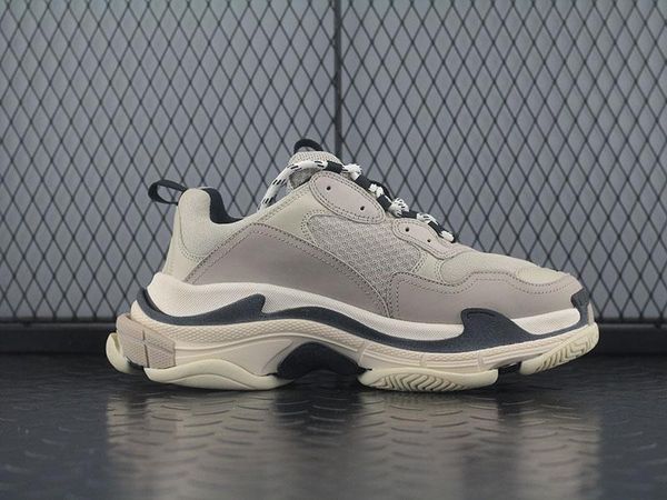 

2020 triple s men women fashion luxury designer shoes platform sneakers black bred white red grey mens trainer casual vintage shoe