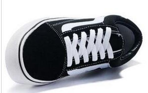 

A3 2019 Classic Black White Old Men Women Casual Flat Shoes Skateboard Shoes Casual Unisex Zapatillas Walking Shoes 35-45
