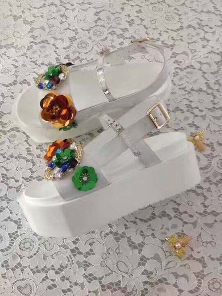 

european style sandals with a muffin flower shaped pearl accessories leather upper precision production, Black
