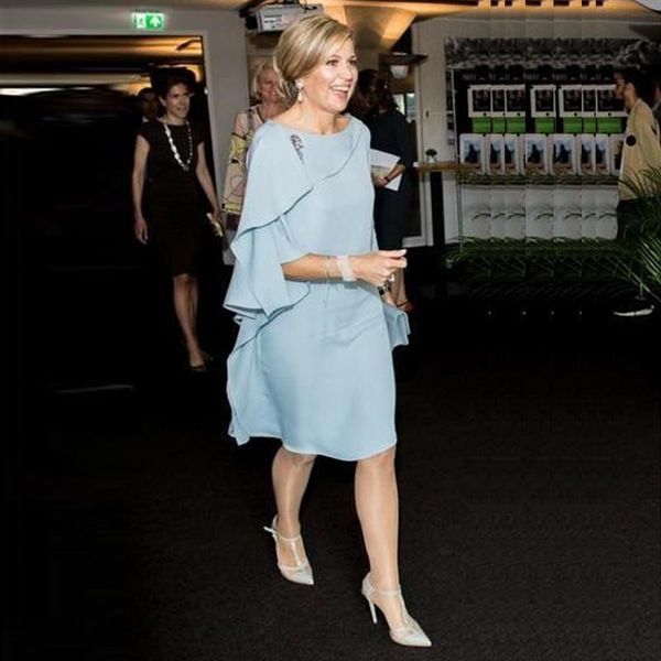 

dusty blue chiffon mother of the bride dresses knee length scoop neck three quarter sleeve cascading ruffles wedding guest dress, Black;red