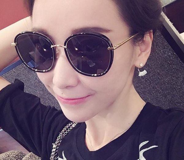 

women's sunglasses 2019 new colourful fashion glasses korean big frame metal outdoor v brand net red sunglasses, White;black