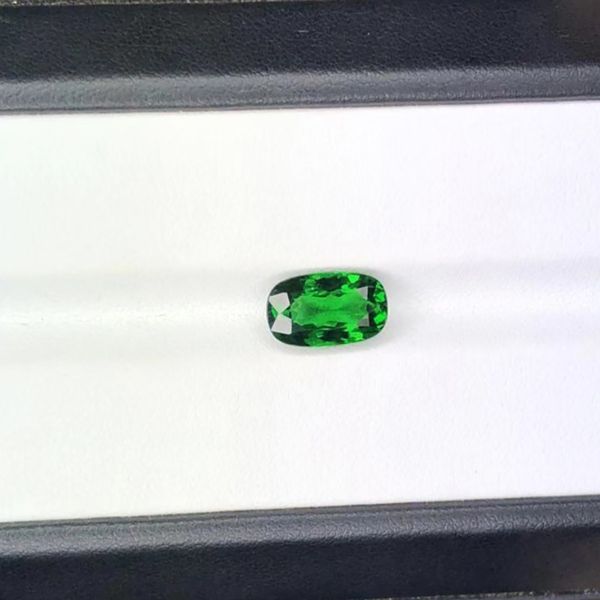 

mele natural green chrome tourmaline for jewelry making,7x11.3x5.1mm pillow cut 3ct loose gomstone with diy ring, Black