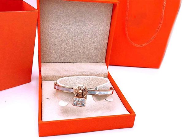 

браслет ювелирных изделий подарка партии дония европейский и американский мода любовь раковины серии любовь замок микро инкрустированные цир, Black