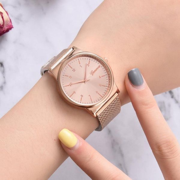

fashionable round alloy dial quartz women watch silicone strap female wristwatch, Slivery;brown