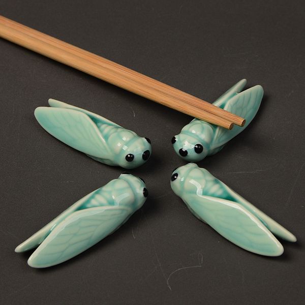 

1pcs chopstick rack ceramic tableware handicraft cicada chopstick rack household dining room chopstick holder