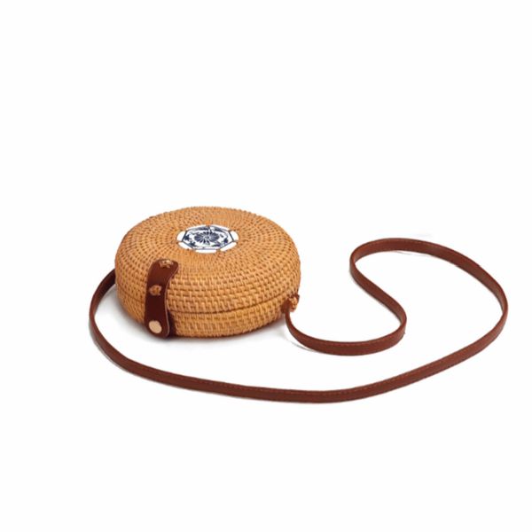 

2019 new round straw bag hand-woven women's rattan bag fashion beach messenger