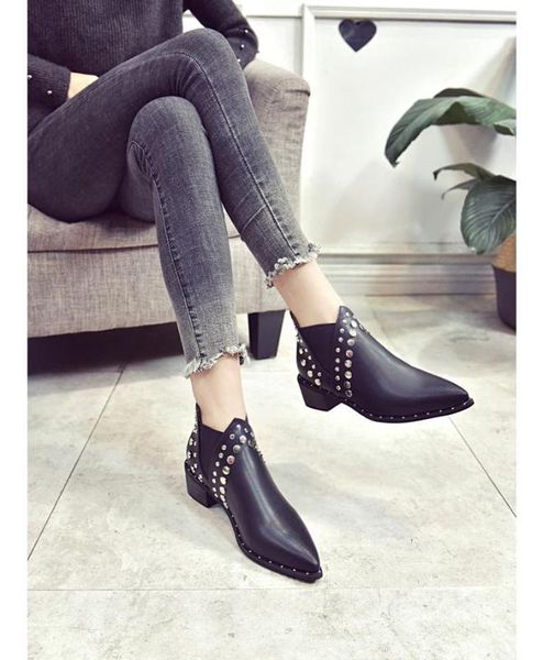 

qiaojingren 2018 new fashion boots women casual leather heels boots pointed toe rivets women ankle boot, Black