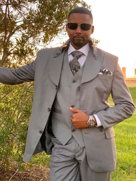 

новое поступление последний костюм homme серый мужские свадебные костюмы выпускного вечера 3 шт. 2020 жених смокинги блейзер masculino куртк, White;black