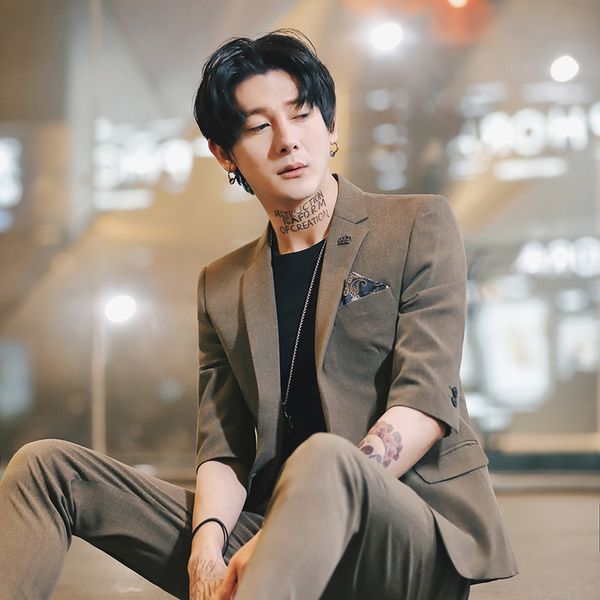 

2019 casual trend handsome new suit male korean version of the self-cultivation solid color summer sleeves suit + pants, White;black
