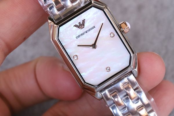 

new women watch fashion luxury quartz wristwatch brand casual watch dress elegant wristwatch waterproof design watch l1030030, Slivery;brown