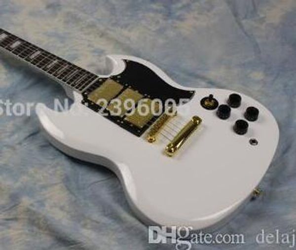 

custom electric guitar ,white color gold hardware, version electric guitar,3 pickups mahogany material