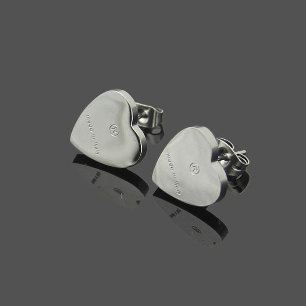 

2020 accessories wholesale g letter simple heart shaped earrings for ladies selling peach heart earrings0, Golden;silver
