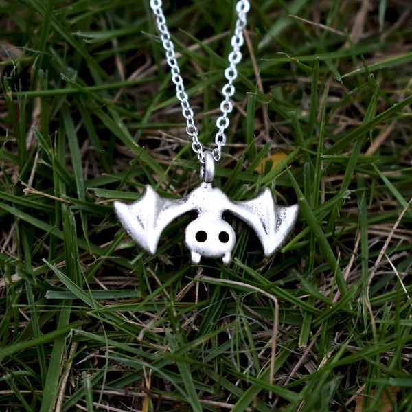 

1pcs halloween bat necklace gift, Silver