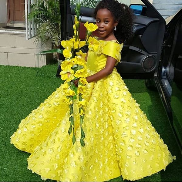 Sevimli sarı çiçek kız bir çizgi elbiseler ilk cemaat elbiseler kat uzunluk çiçek aplike kız alayı elbiseler