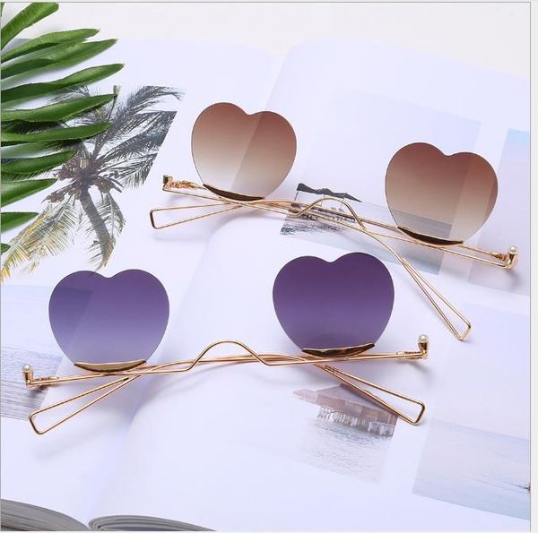 

new personality trend love glasses frame ocean lens sunglasses fashion pearl slim legs sunglasses, White;black