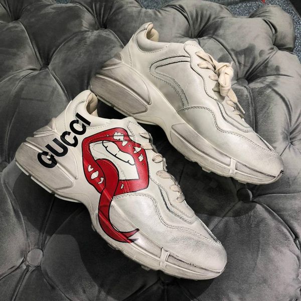 

Rhyton vintage trainer with red mouth print women luxury brand vintage trainer men de igner hoe over ize neaker 35 44