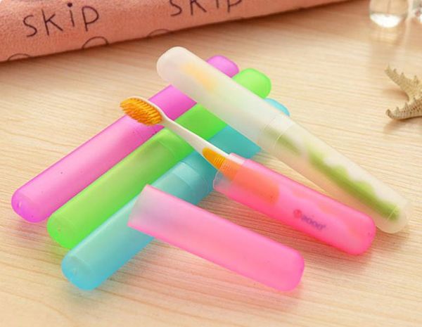 Frete grátis portátil padrão dos desenhos animados Mini Box Caso ToothBrush plástico Viajando Titular Higiene Dentes Cor Saúde aleatória SN45