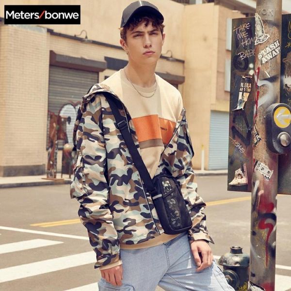 

metersbonwe men's casual jackets 2020 new spring fashion hooded jacket men handsome loose jacket waterproof zipper short, Black;brown