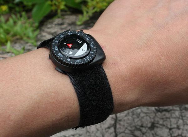 

outdoor travel watch-type compass, hand-convenient special compass, mountaineering, hiking, camping, adventure-specific
