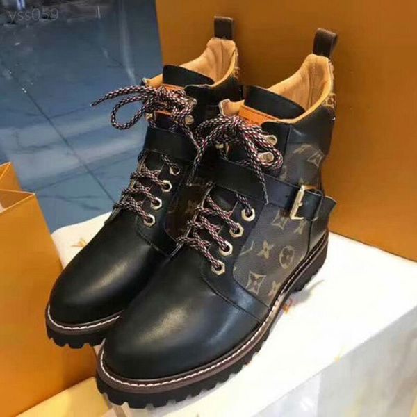 

2020 european and american new luxurious leather martin boots belt buckle female english style autumn and winter wild personality motorcyc, Black