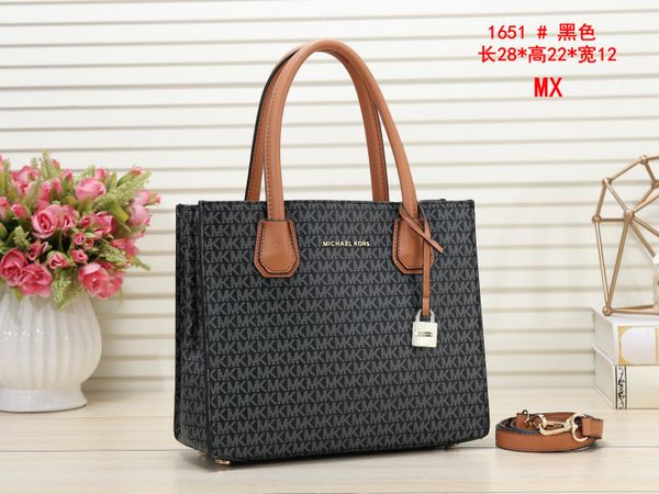 

2019 fashion new lady solid color printed letter shoulder bag crossbody bag 02