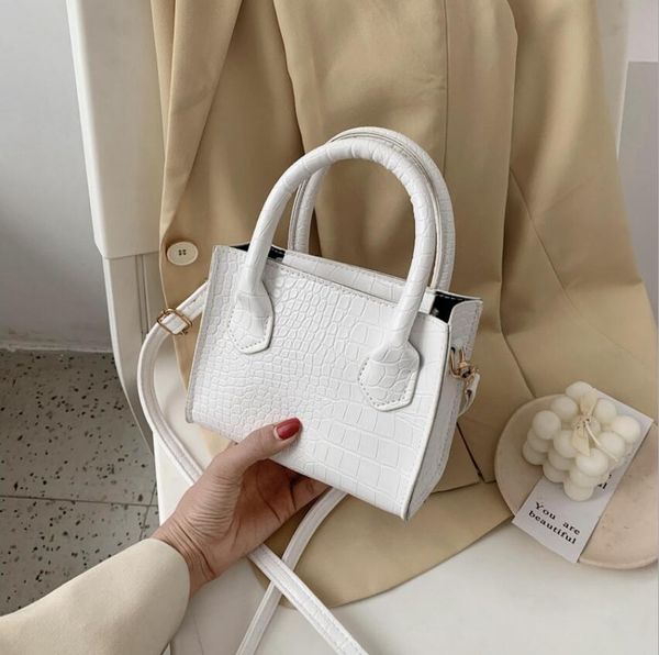 

Designer Women's Bag New Fashion Texture Small Square Bags Simple Atmosphere Single Shoulder Messenger Bag