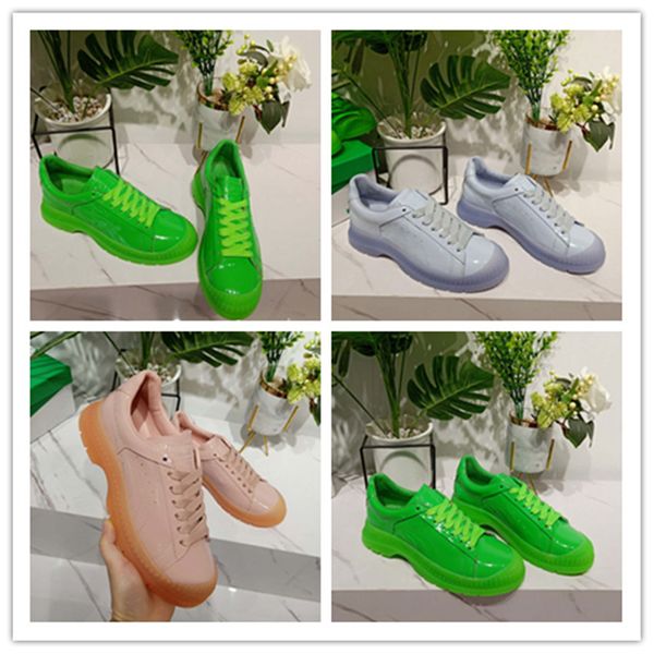 

women's casual shoes with bright leather uppers and ingenious color matching show women's sweet temperament and unique outsole tre, Black